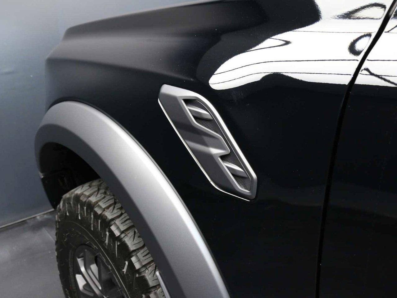 Ford Ranger Raptor 2.0 ecoblue 210cv auto pronto disponibile con due versione di colori