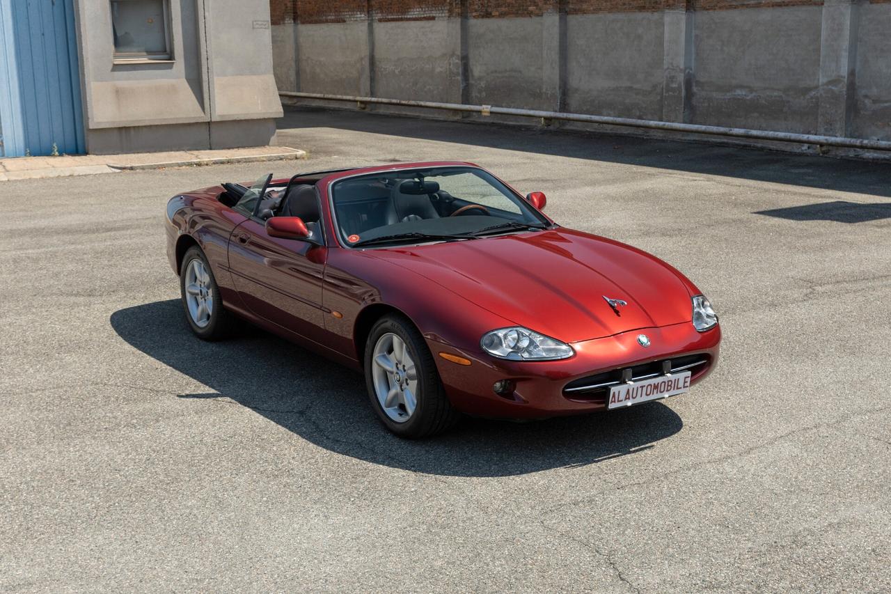 Jaguar XK *Stupenda * Tonneau*Frangivento*
