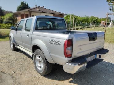 Nissan Navara Double Cab 2.5 td 133cv