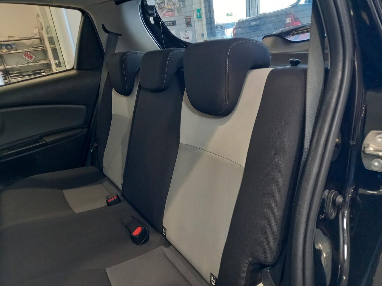 Toyota Yaris 1.0 72 CV 5 porte Lounge