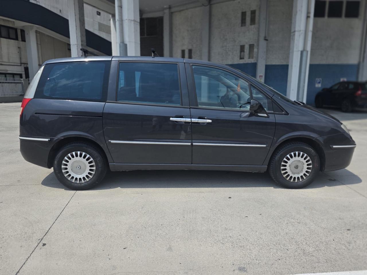 Lancia Phedra 2.2 JTD Emblema FAP 7POSTI