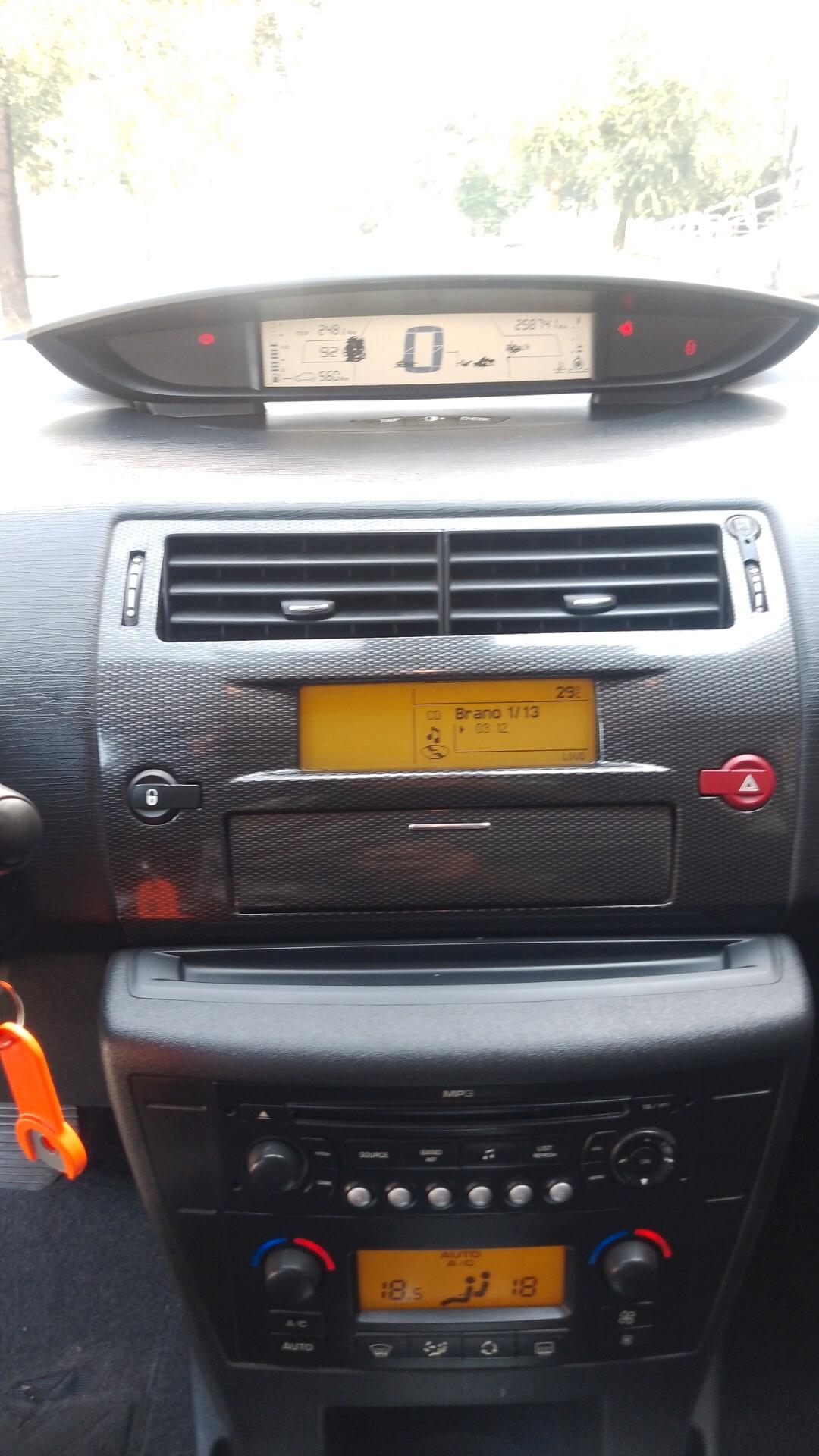 Citroen C4 Coupé 1.6 HDi 110CV FAP AUTOM NEOP 08