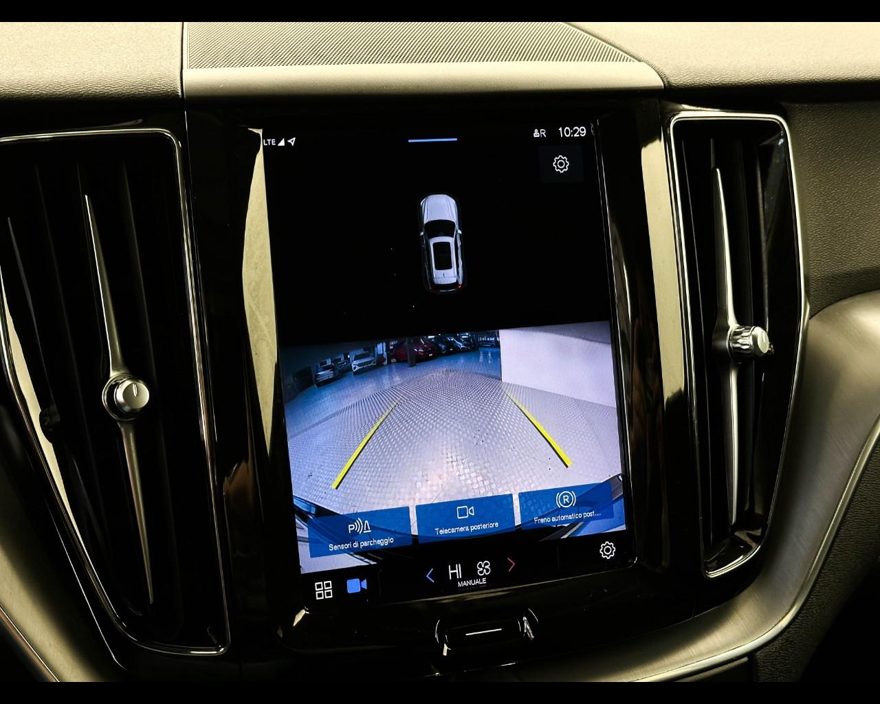 VOLVO XC60 B4 (d) AWD automatico Essential
