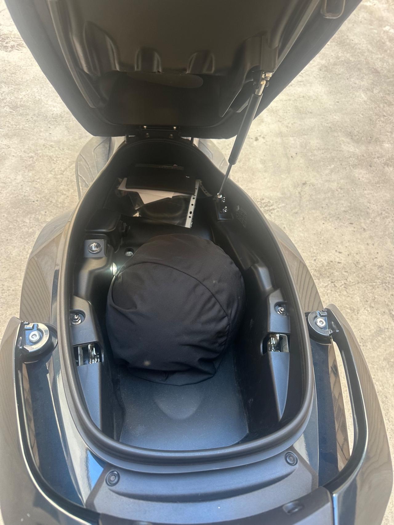 Kymco Agility 300i
