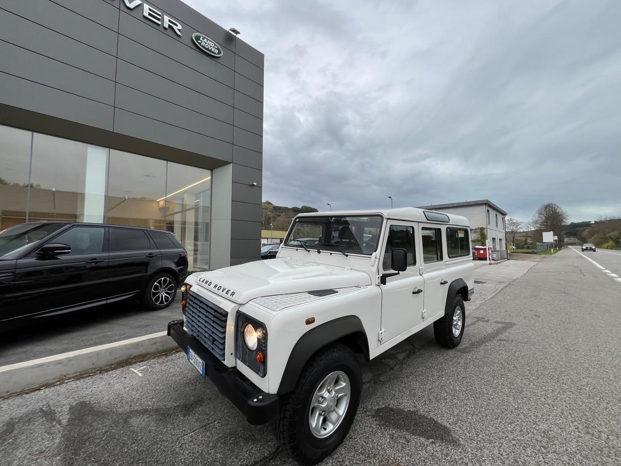 Land Rover Defender 110 2.4 TD4 Hard Top SE