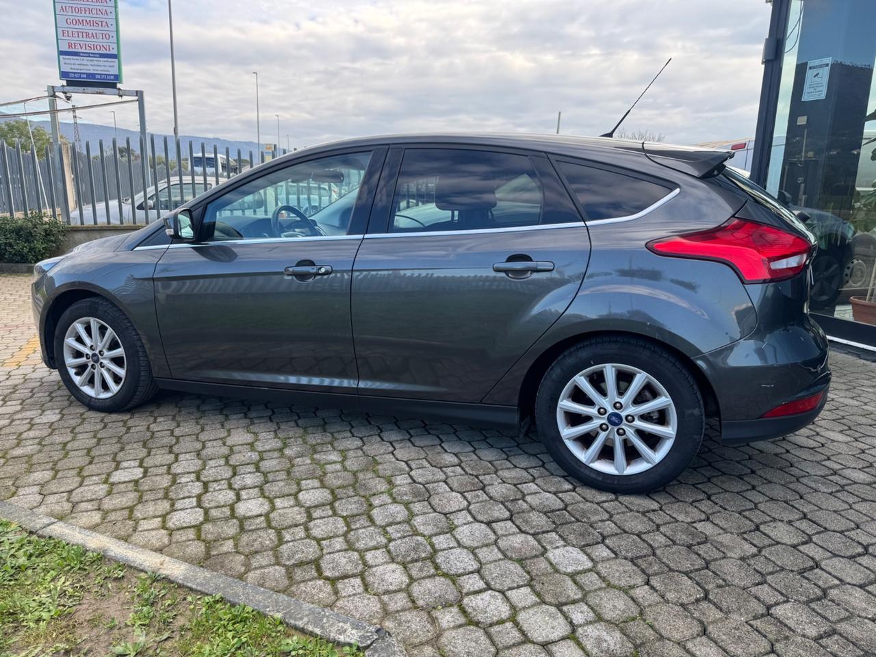 Ford Focus 1.6 120 CV GPL Titanium