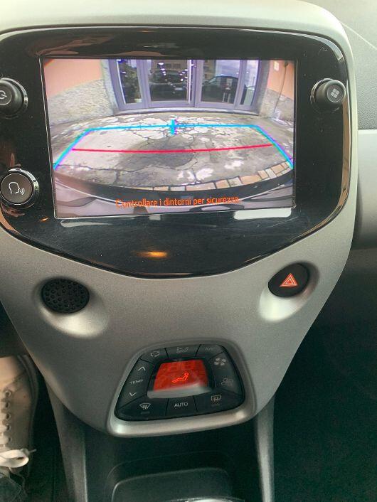 Toyota Aygo Connect 1.0 VVT-i 72 CV 5 porte x-clusiv