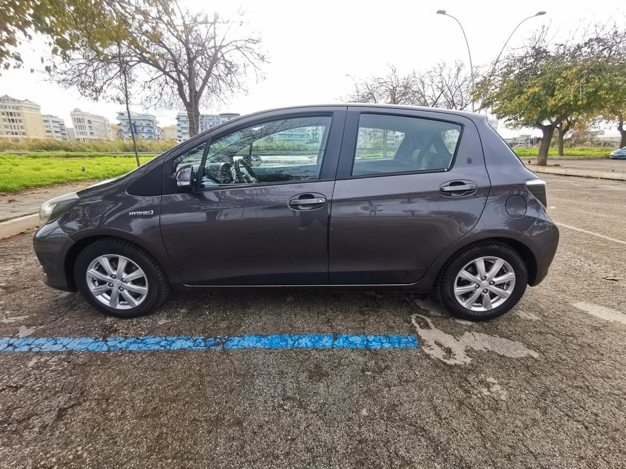 Toyota Yaris 1.5 Hybrid 5P. Lounge 2013