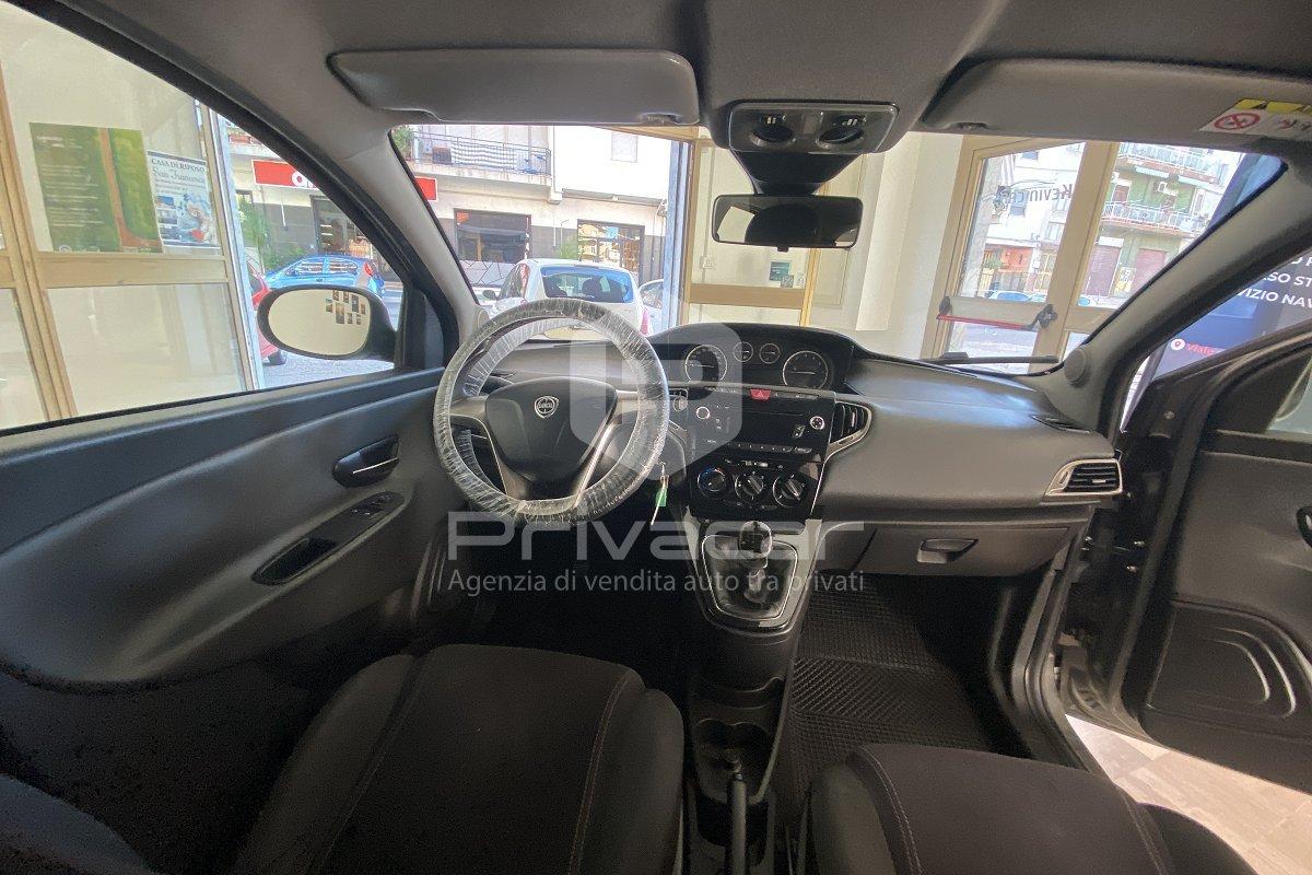 LANCIA Ypsilon 1.2 69 CV 5 porte Silver