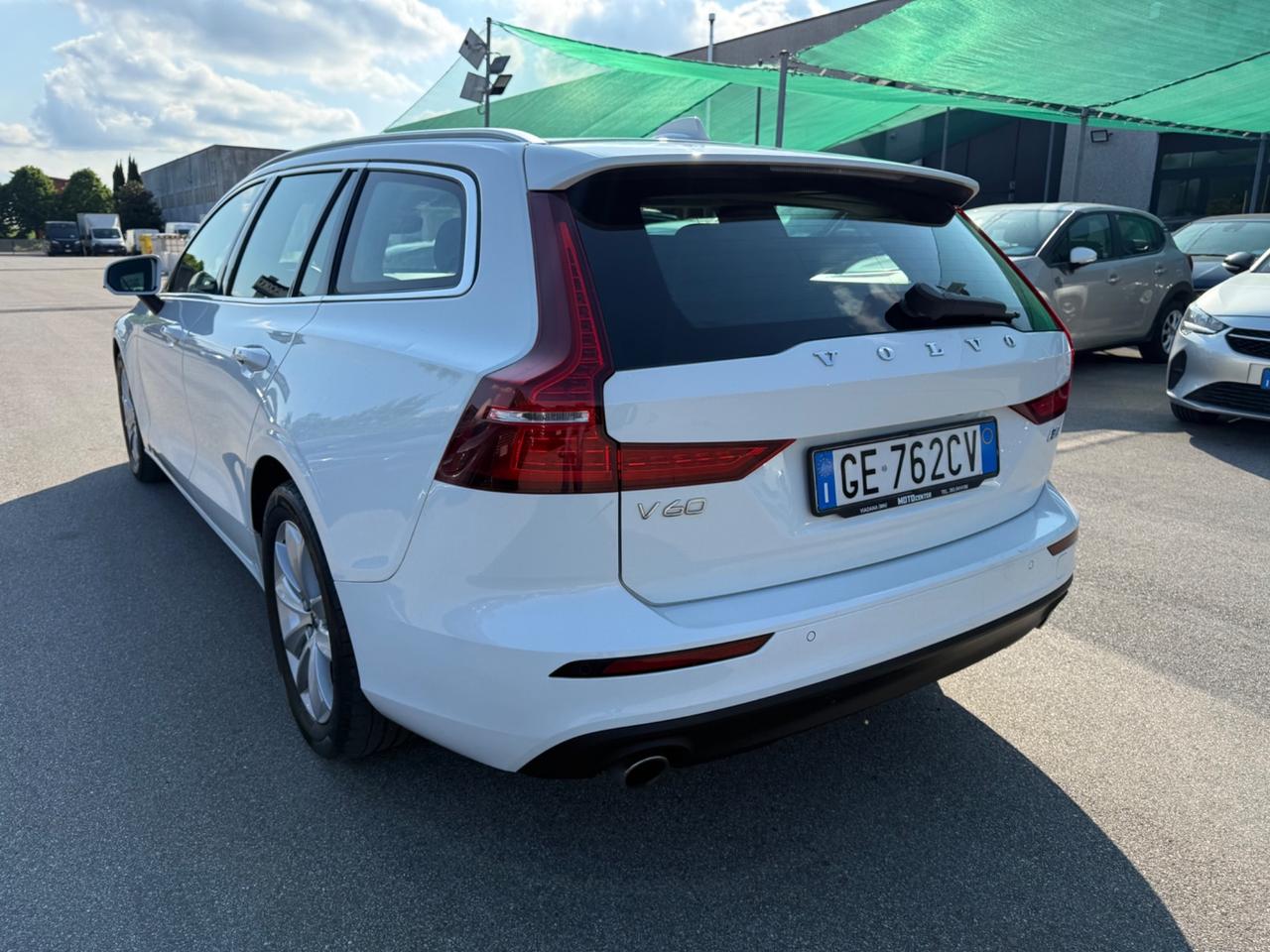 Volvo V60 B4 2.0 197 CV Geartronic Momentum Business Pro