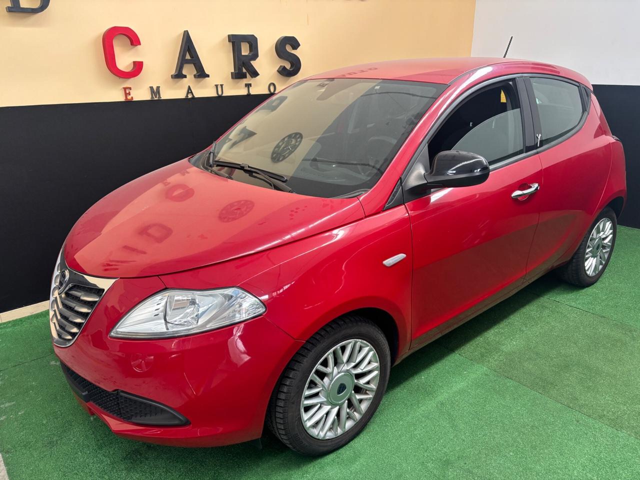 Lancia Ypsilon 1.2 69 CV 5 porte Gold