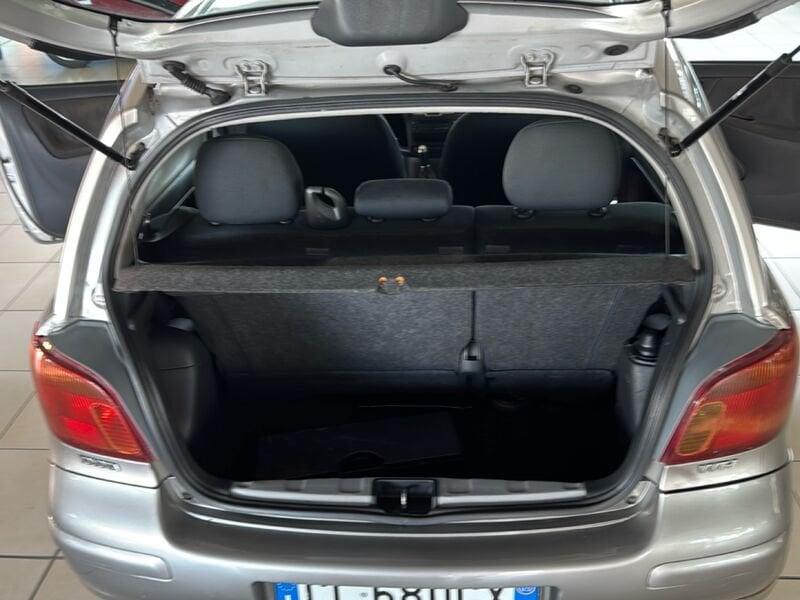 Toyota Yaris Yaris 3p 1.0 Sol Frizione Nuova