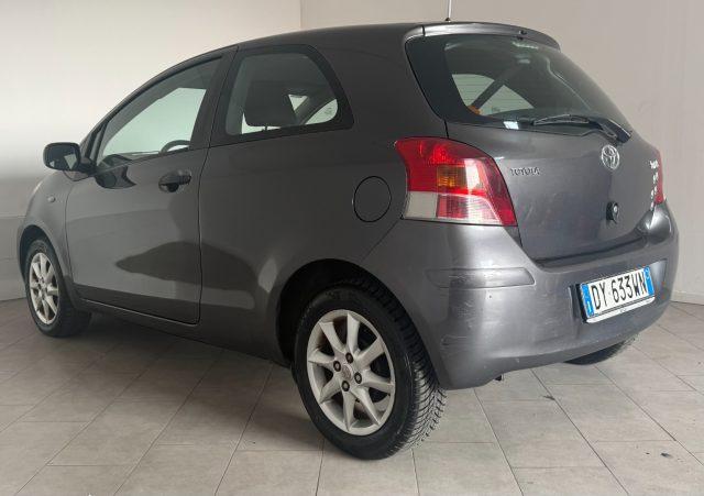 TOYOTA Yaris 1.0 3 porte Luxury pack