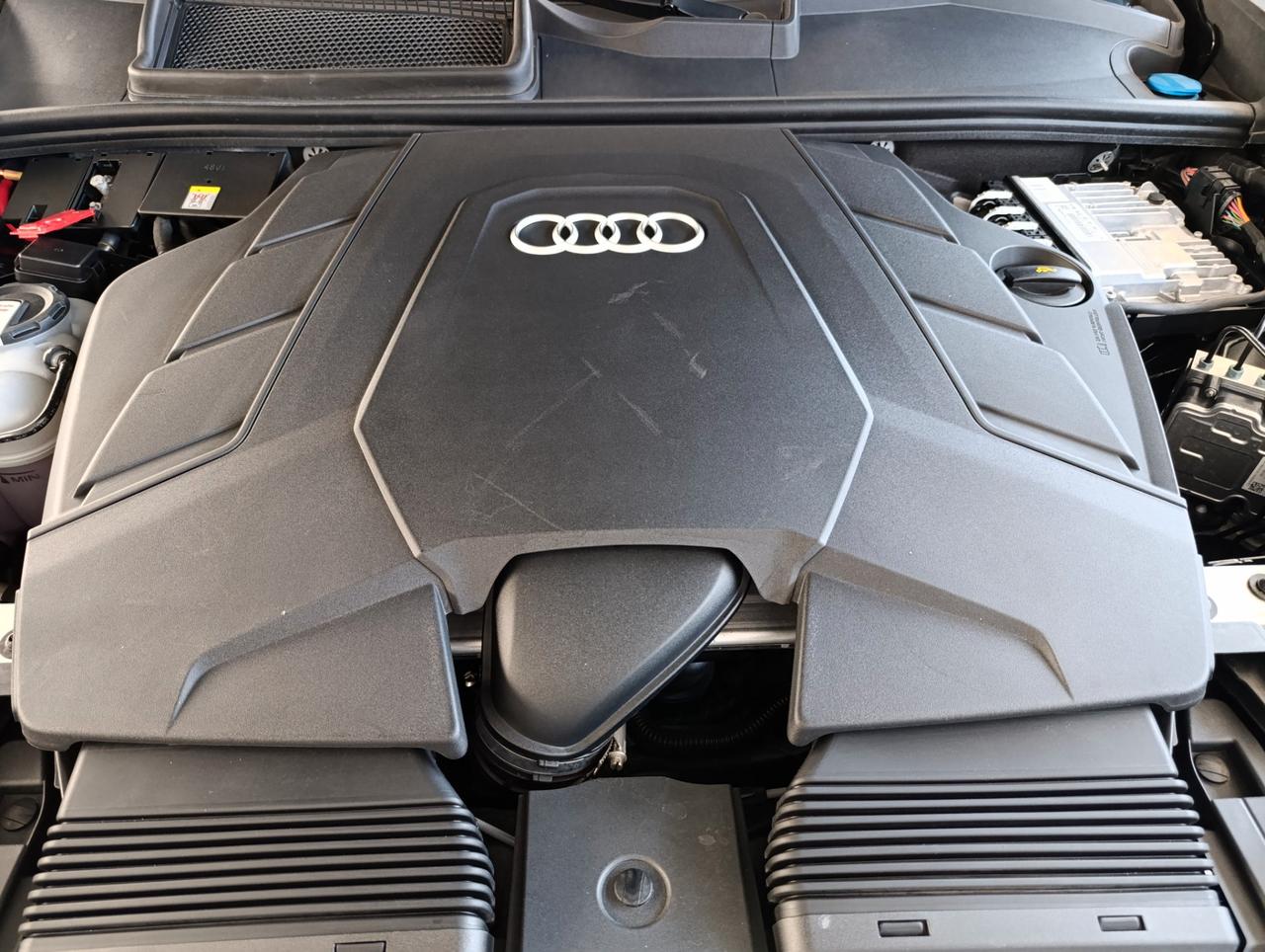 Audi Q8 55 3.0 tfsi mhev Sport quattro tiptronic