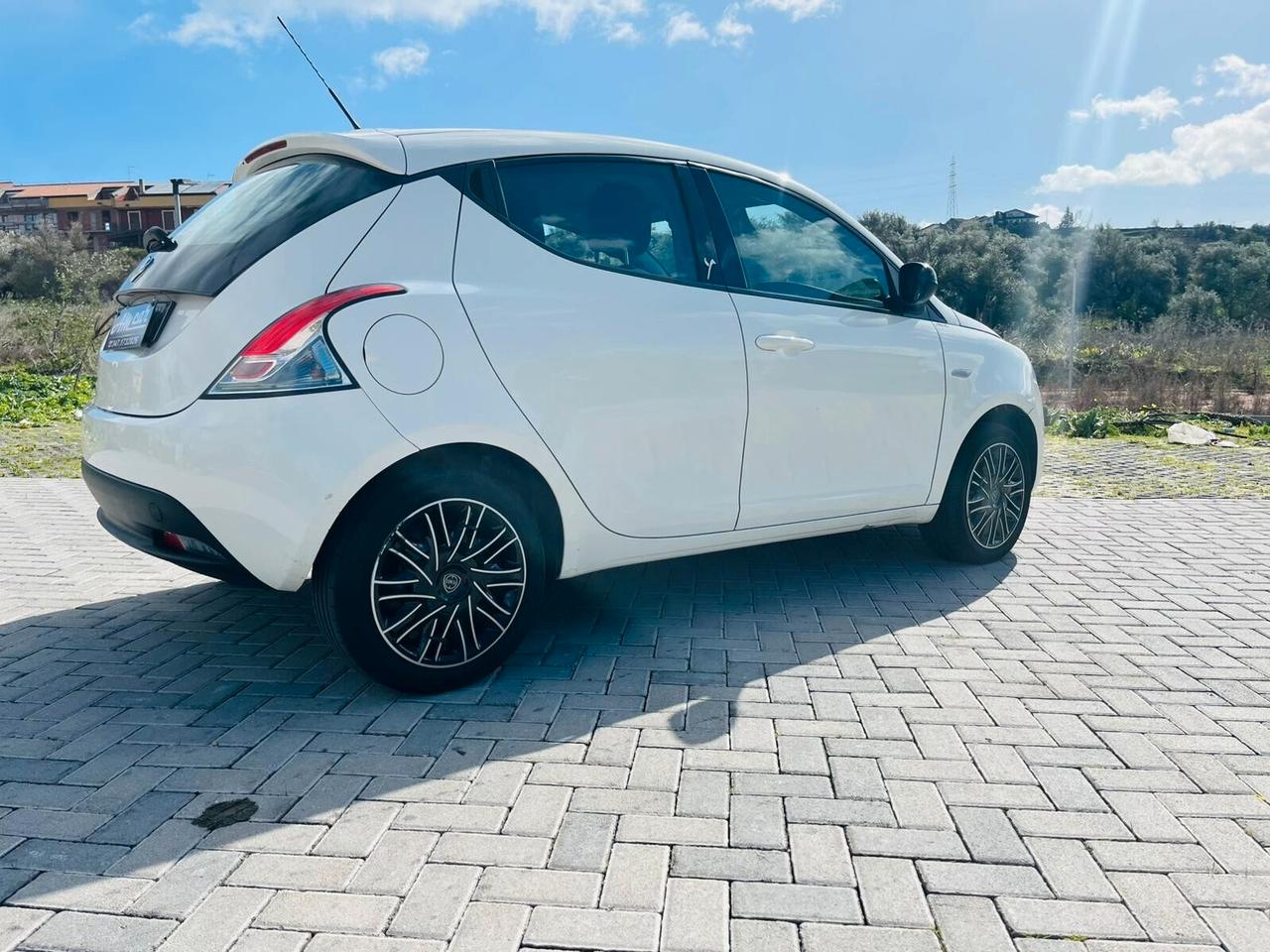 Lancia Ypsilon 1.3MLJT COME NUOVA CHIAMA