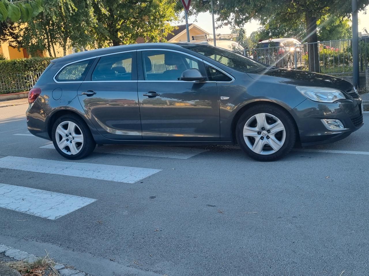 Opel Astra 1.9 CDTI 120CV Garanzia 12 mesi