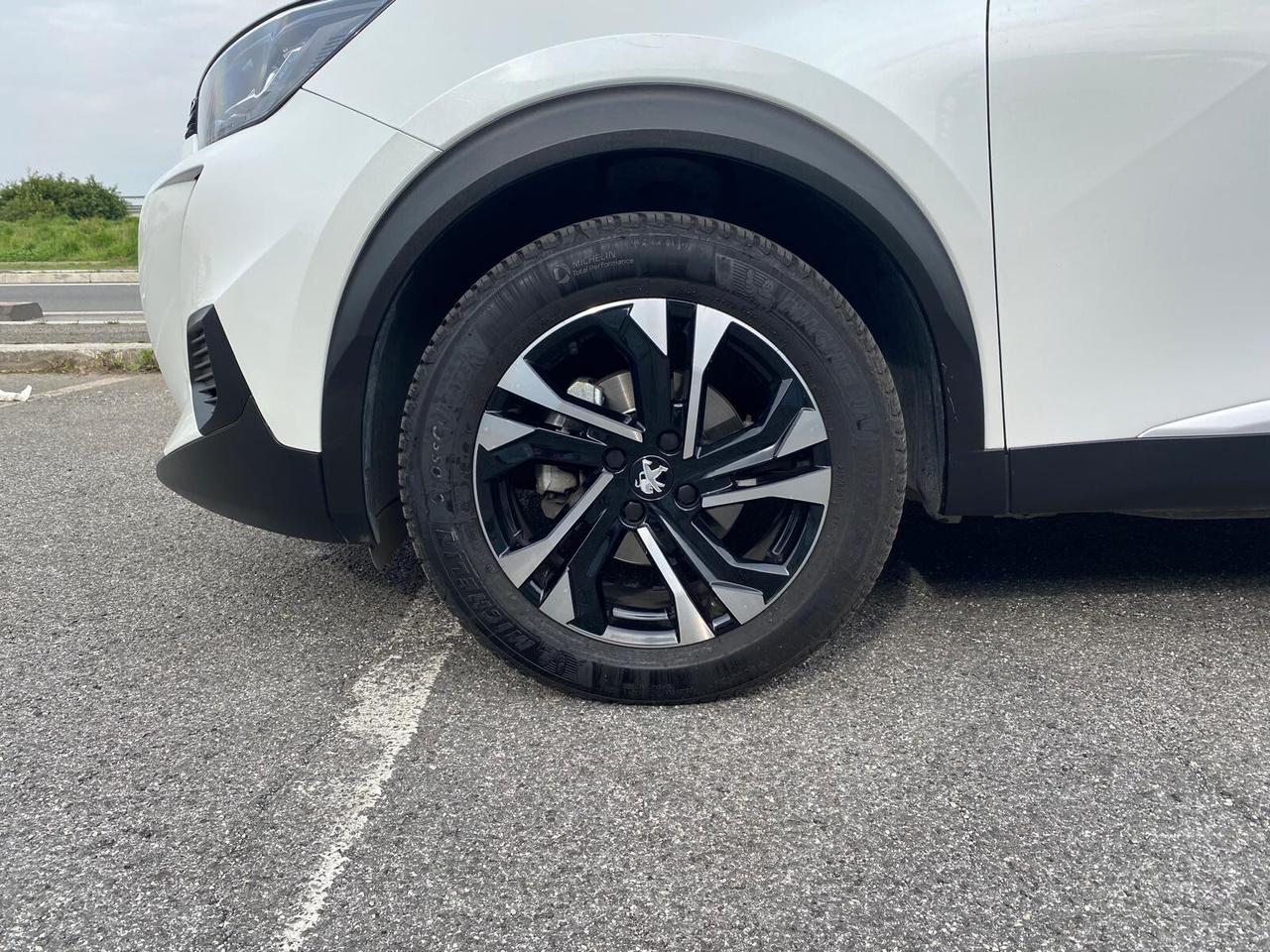 Peugeot 2008 PureTech 130 S&S EAT8 GT