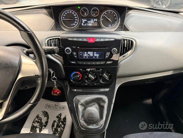 Lancia Ypsilon 0.9 TwinAir 85 CV 5 porte Metano Ec