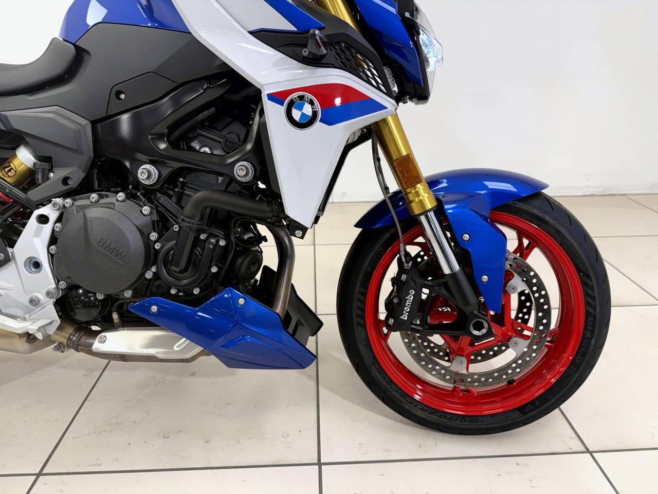 BMW F 900 R Sport