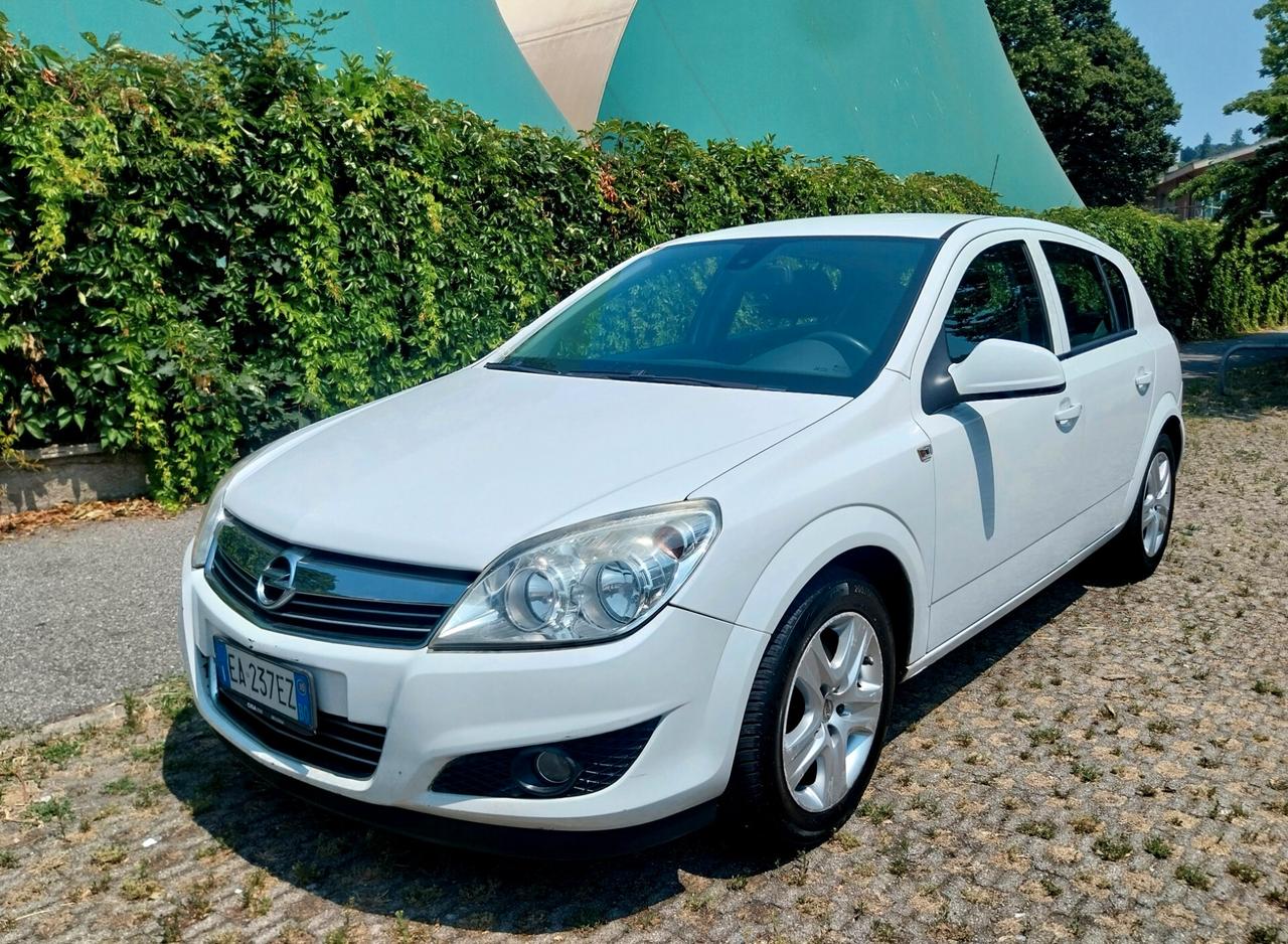 Opel Astra 1.4 GPL-TECH 5 porte Enjoy