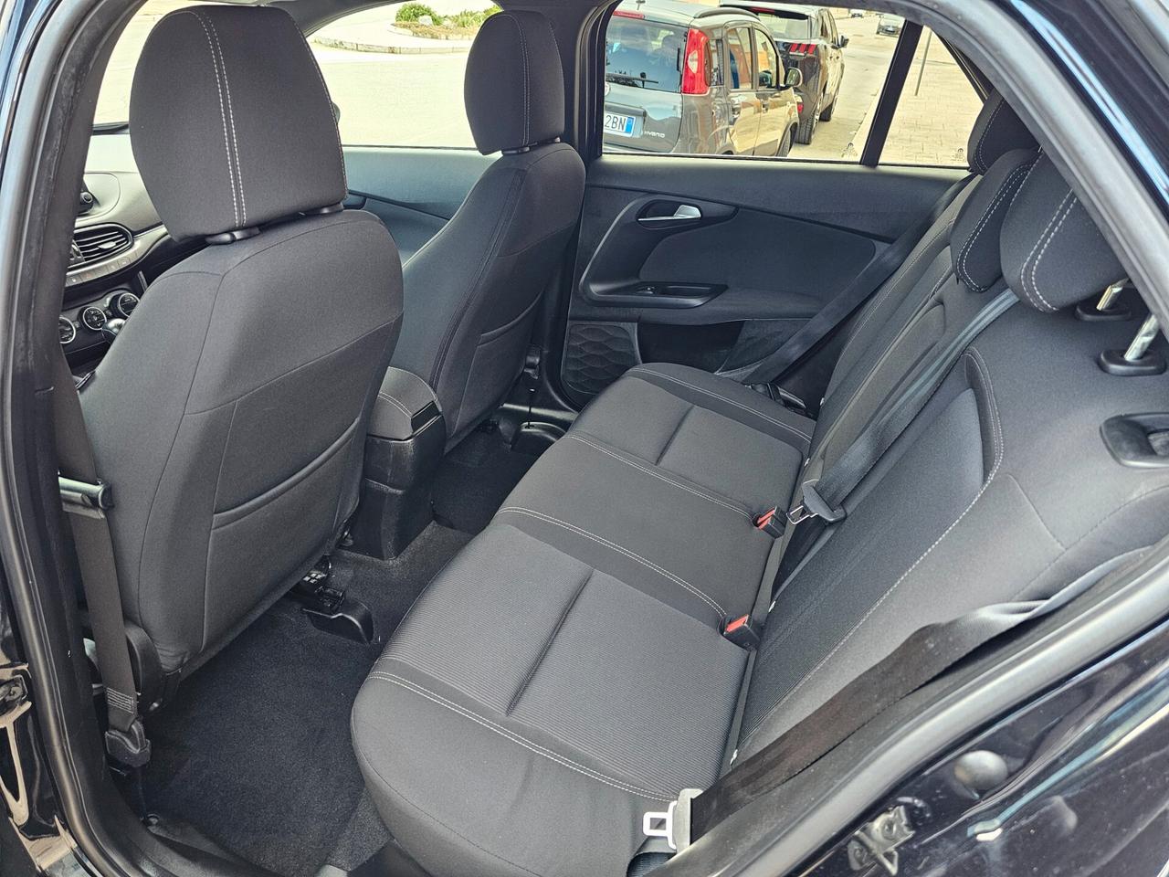 Fiat Tipo 1.6 Mjt S&S DCT SW S-Design black edition