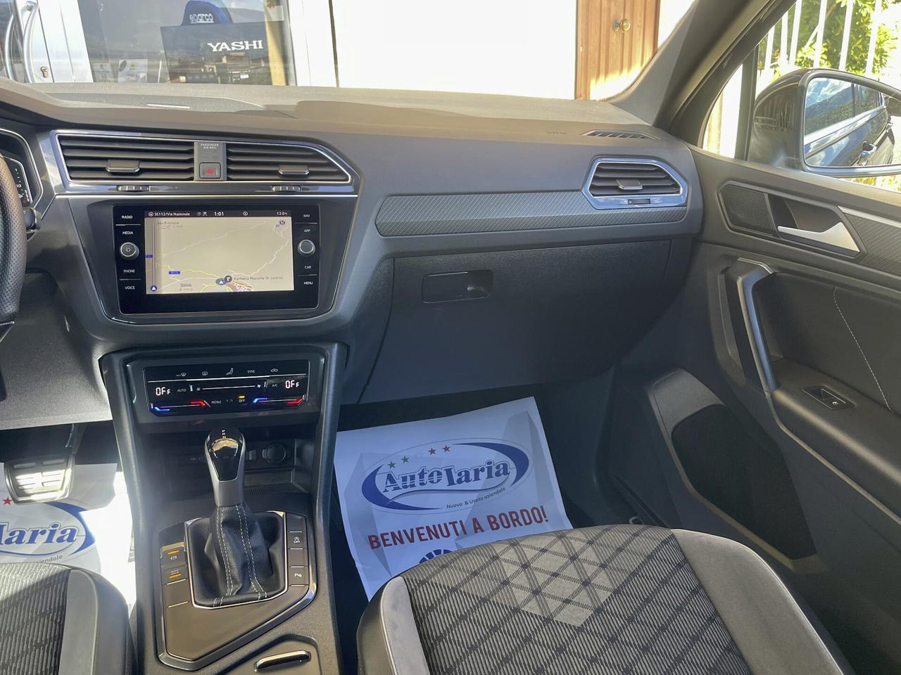 Volkswagen Tiguan 2.0 TDI 150 CV SCR DSG R-Line Fari IQ.LIGHT LED MATRIX--Digital Cockpit Pro 10,25", Navi