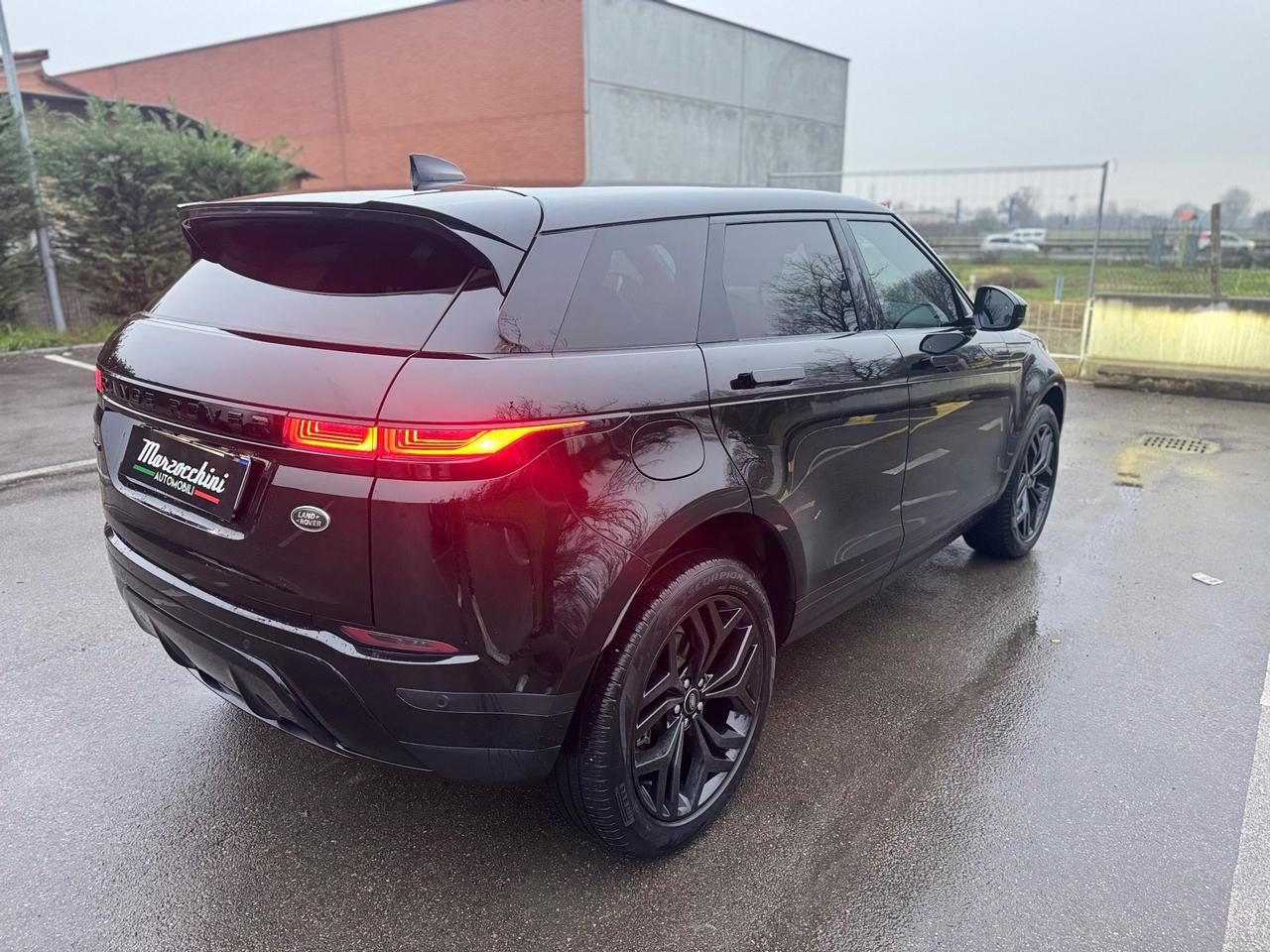 RANGE ROVER EVOQUE AUTOCARRO N1 5 POSTI TOTAL BLACK 2022