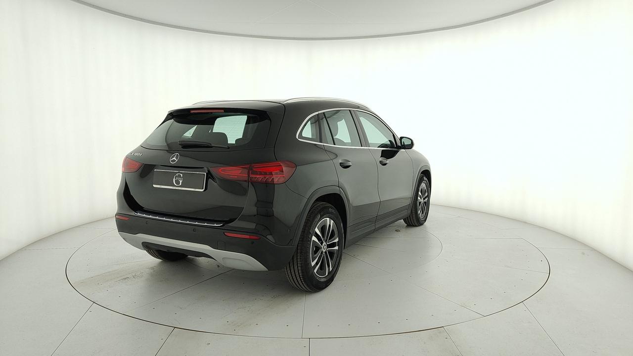 Mercedes-Benz GLA 180 d Advanced auto