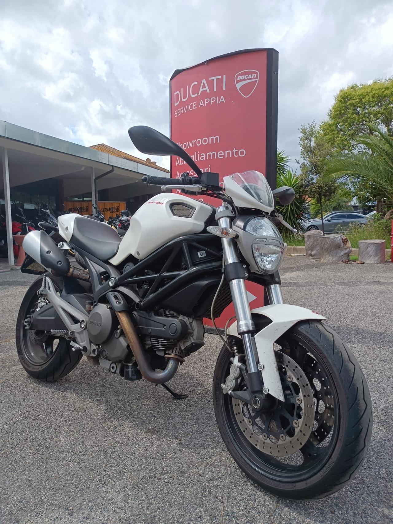 Ducati Monster 696plus