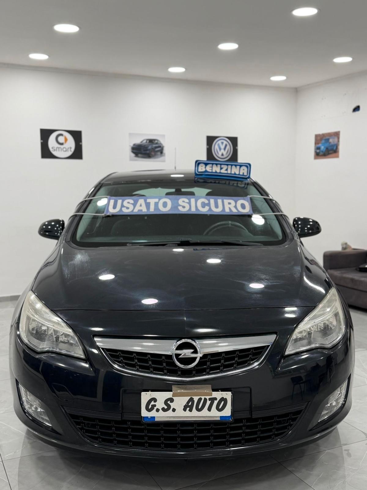 Opel Astra 1.4 100CV 5 porte Cosmo