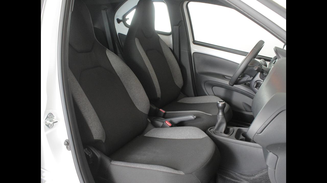 TOYOTA Aygo X - Aygo X 1.0 Active 72cv