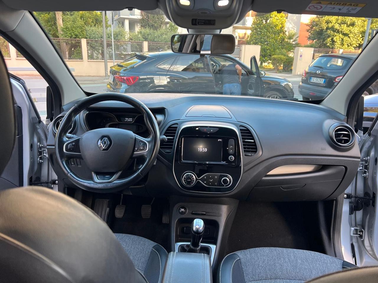 RENAULT CAPTUR dCi 90cv EDC SPORT EDITION NEOPATENTATI