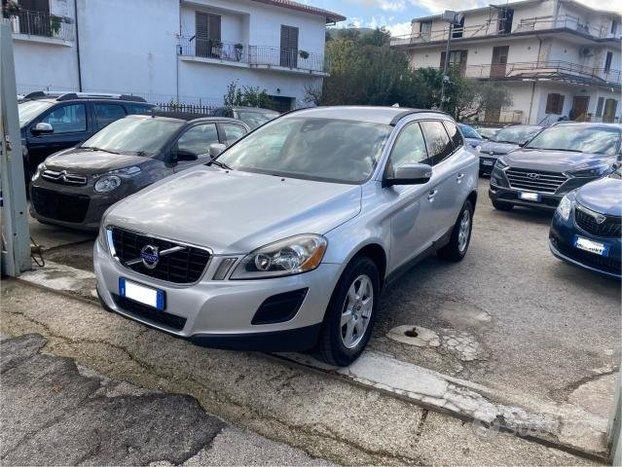 VOLVO - XC60 - D4 AWD Momentum