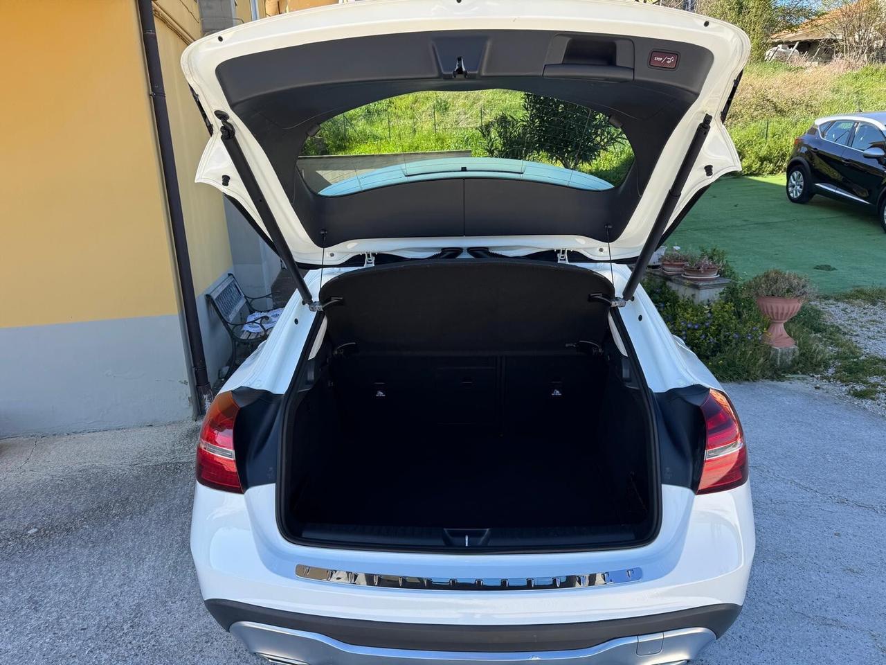 Mercedes-benz GLA 180 d Sport (manuale)