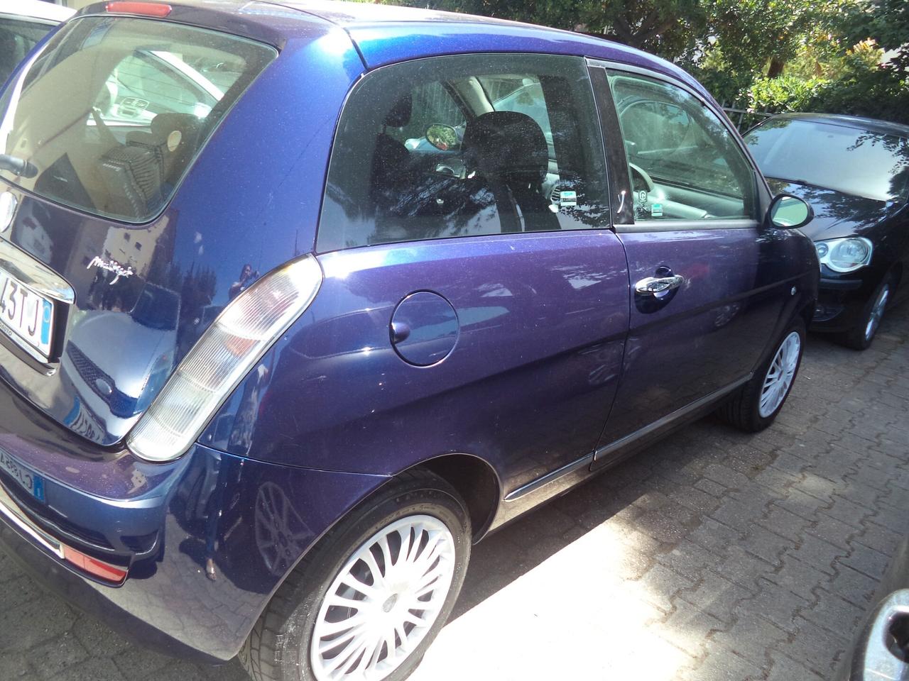 Lancia Ypsilon 1.3 MJT 90 CV Oro Giallo