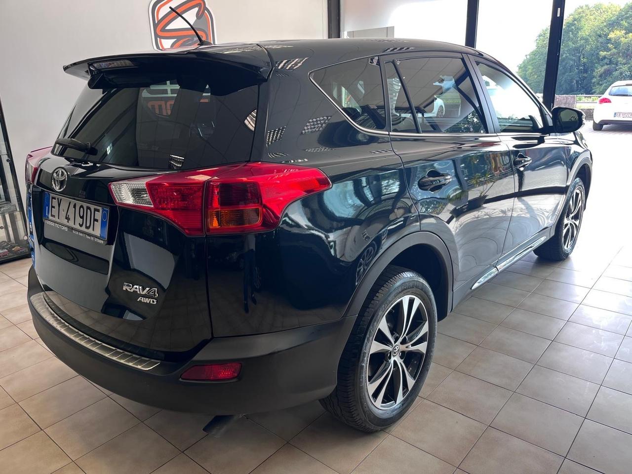 Toyota RAV4 - 2015 2.2 D-CAT 4WD 150cv 129.000 KM