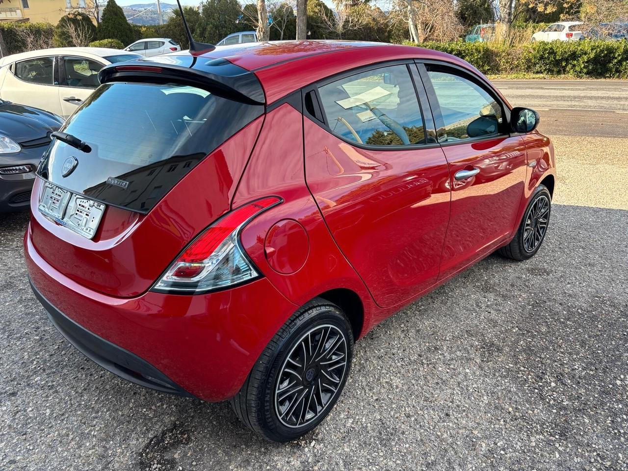 Lancia Ypsilon 1.0 FireFly 5 porte S&S Hybrid Silver Plus