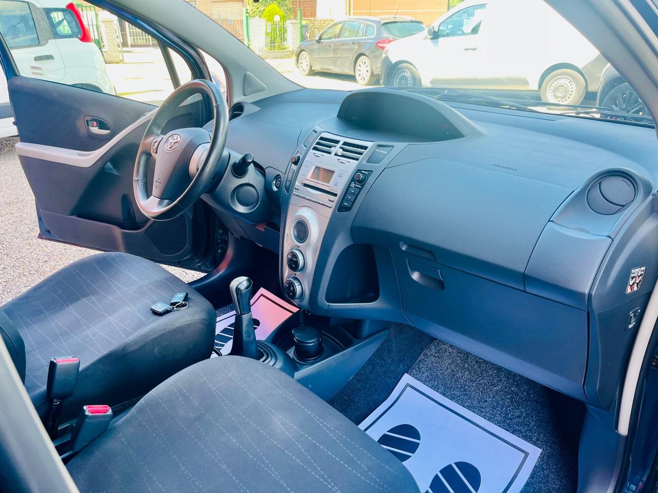Toyota Yaris 1.0 5 porte Sol