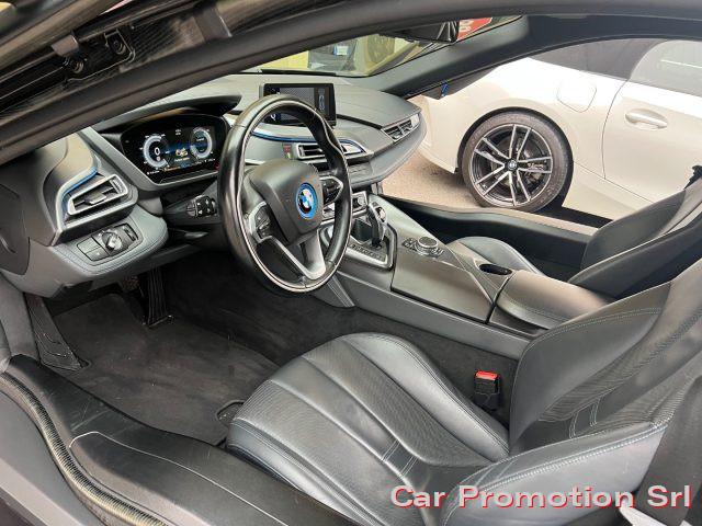 BMW i8 ibrida benzina /elettrica accessoriatissima