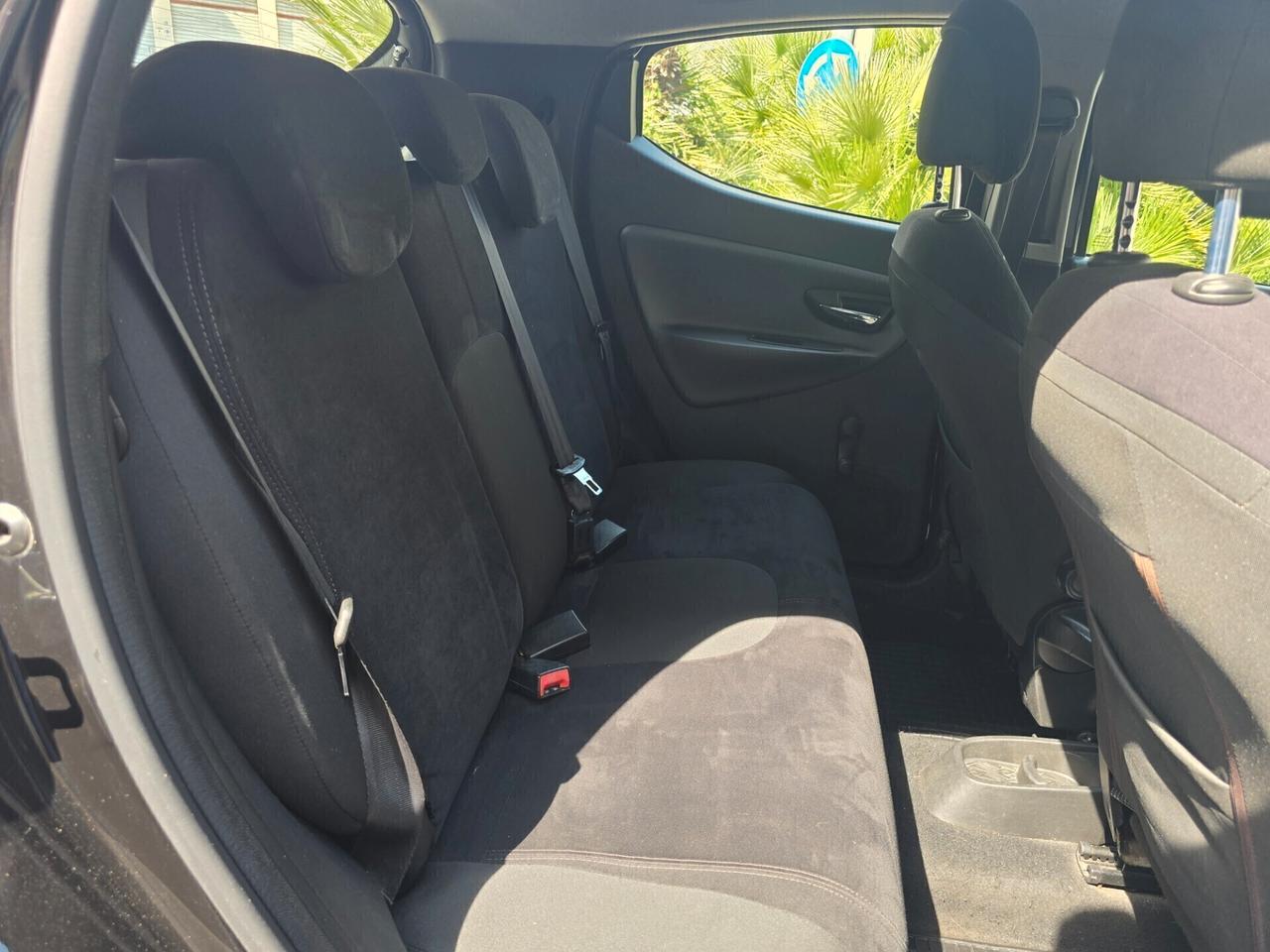 Lancia Ypsilon 1.2 69 CV 5 porte S&S Platinum