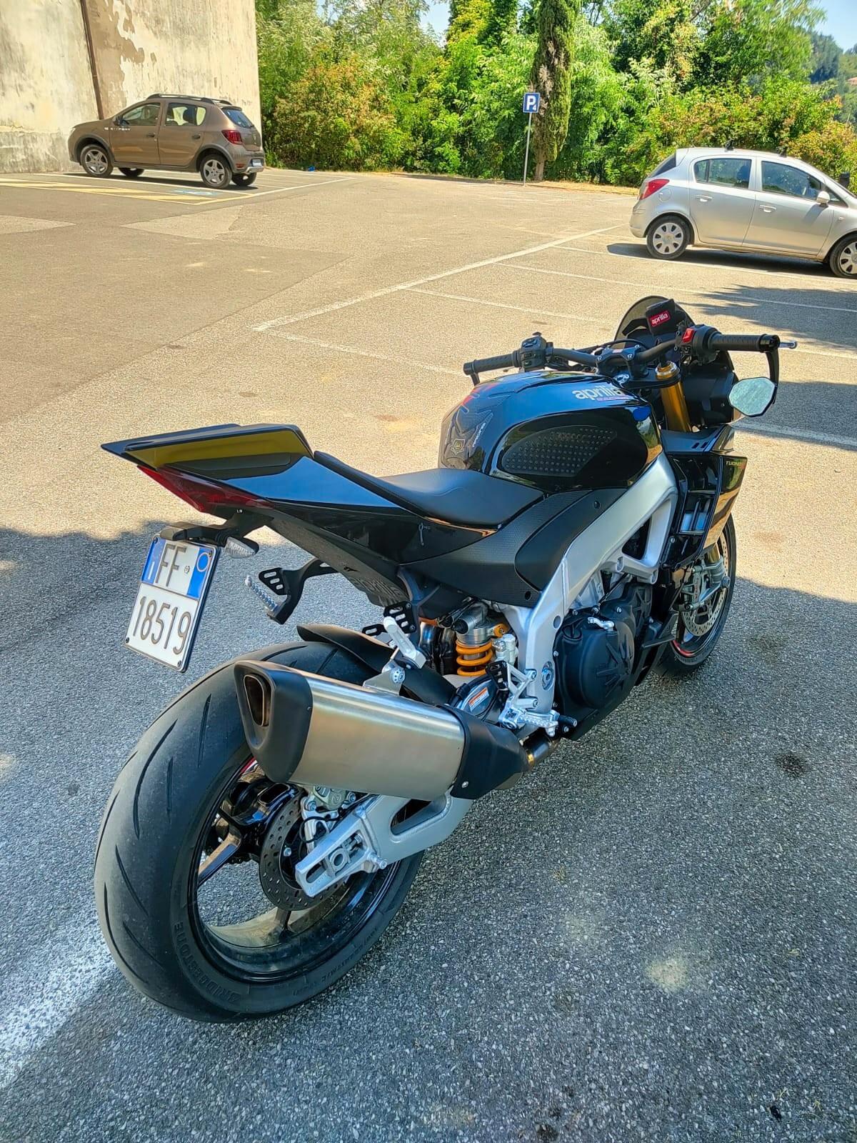 Aprilia Tuono V4 1100 factory