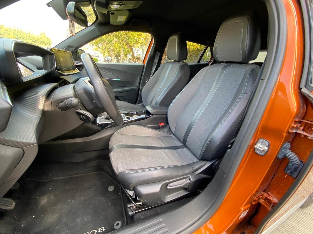 Peugeot 2008 PureTech 100 S&S Allure Pack