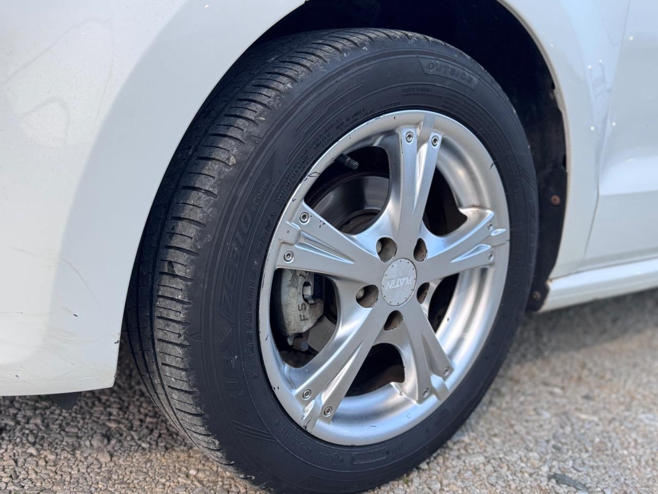 Volkswagen Polo 1.2 60cv Benzina Neopatentati 2011