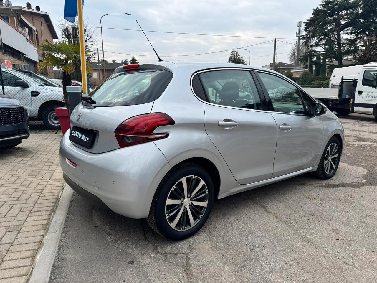 Peugeot 208 BlueHDi 100 5 porte Allure