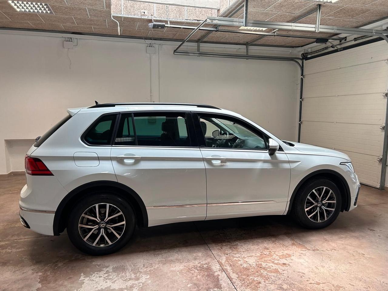 Volkswagen Tiguan 2.0 TDI 150CV SCR DSG 4MOTION R-Line