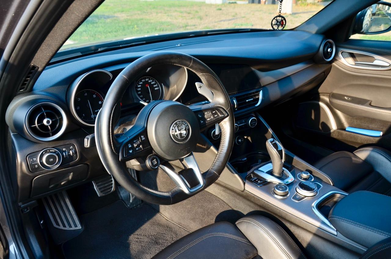 ALFA ROMEO GIULIA 2.2 T VELOCE Q4 AWD 210cv AUTO, ECCELLENTI CONDIZIONI, UFF ITALIANA, SERVICE DIMOSTRABILI, PERMUTE