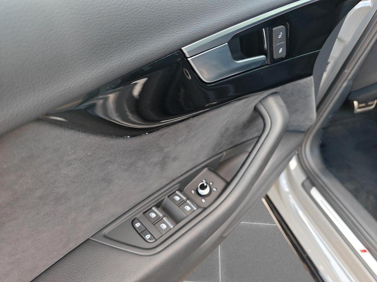 Audi A4 40 TFSI S tronic line edition