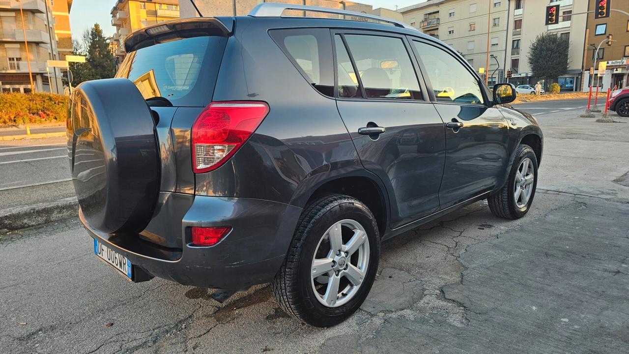 Toyota RAV 4 RAV4 2.2 D-4D 136 CV Luxury