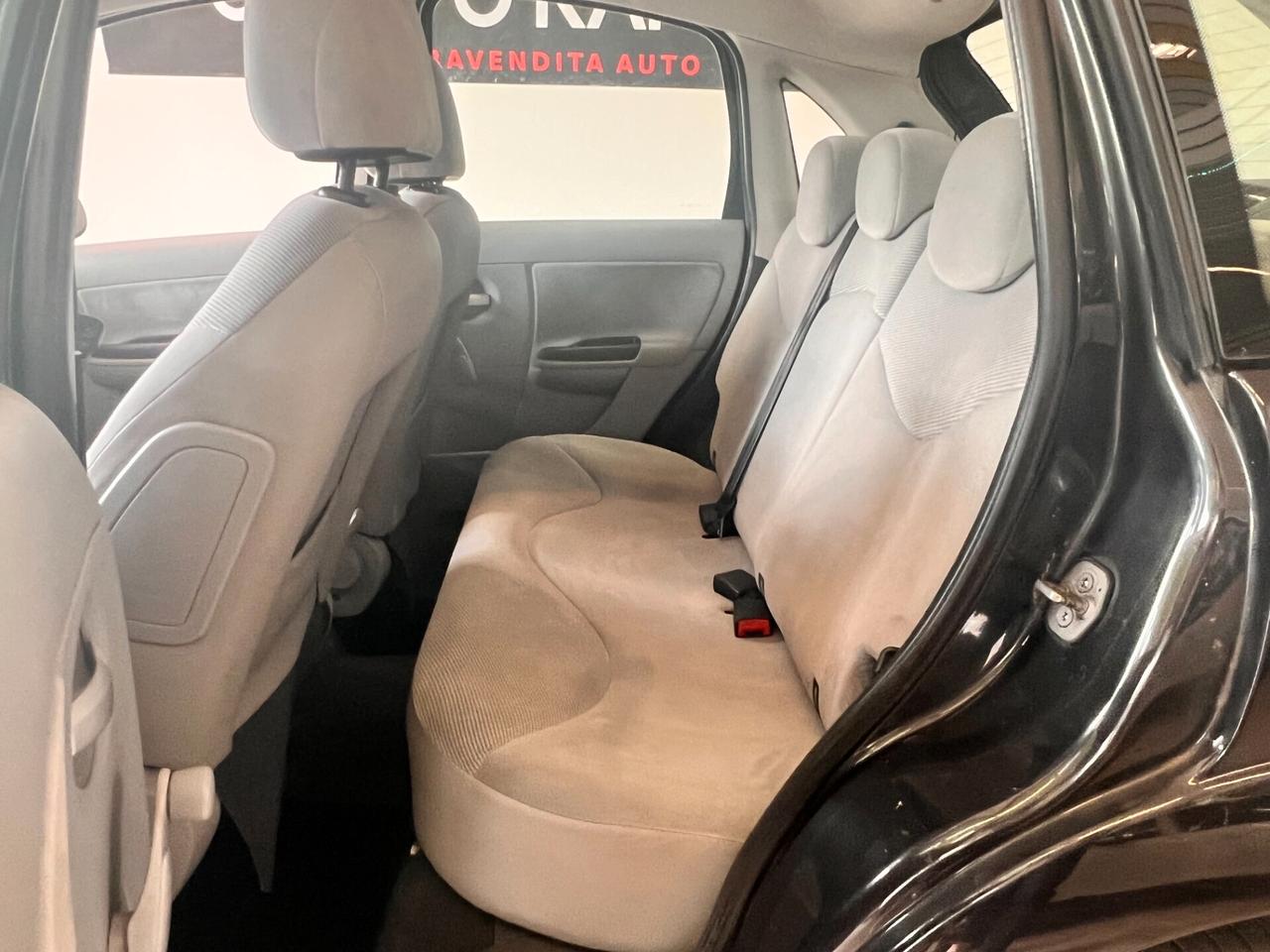 Citroen C3 1.1 airdream Gold by Pinko