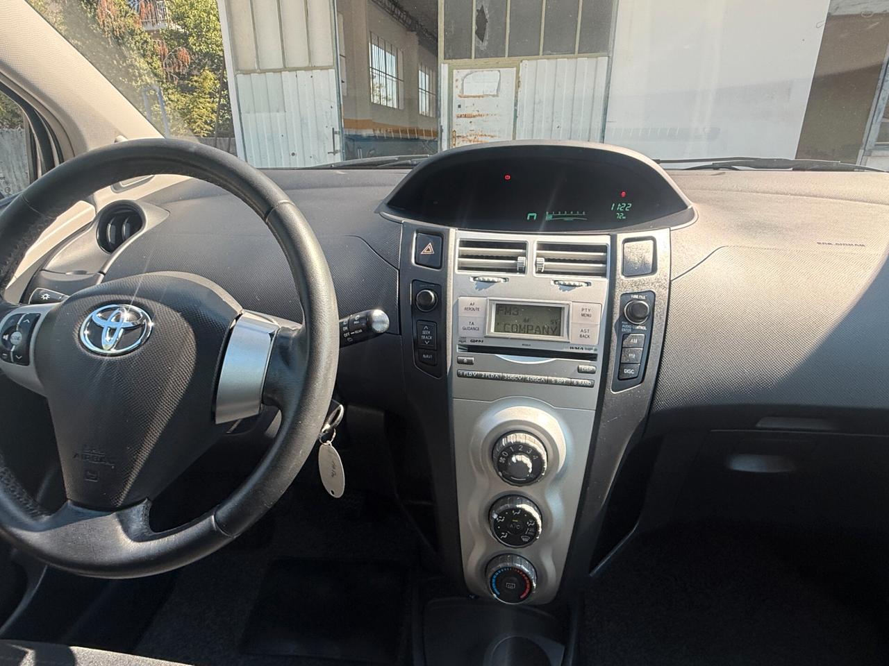 Toyota Yaris 1.0 3 porte Sol